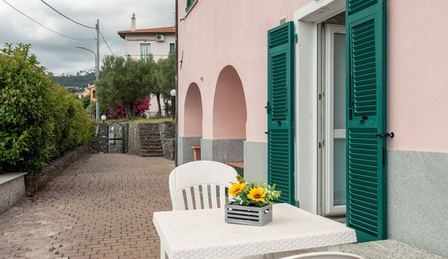 Villa in Celle Ligure with 1 bedrooms sleeps 4