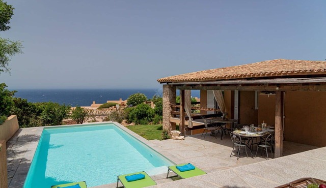 Villa in Costa Paradiso with 5 bedrooms sleeps 10