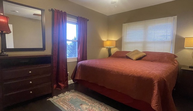 Villa in Eureka 3.9 miles to Six Flags & 3.2 miles to Hidden Valley Ski Resort!