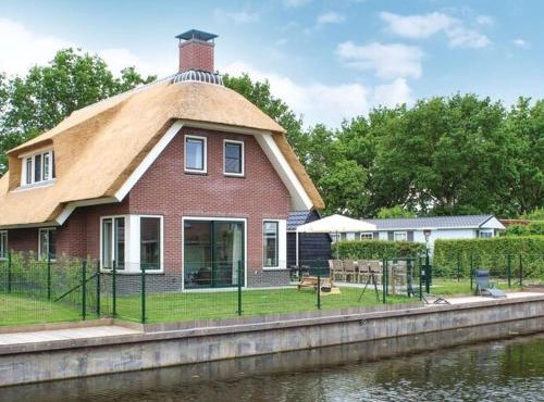 Villa in Friesland with Waterfront Garden