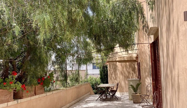 Villa in historic center with pool