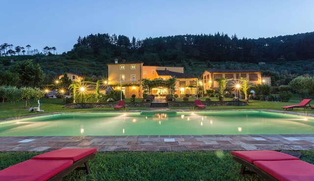 Villa in Lucca with 8 bedrooms sleeps 15
