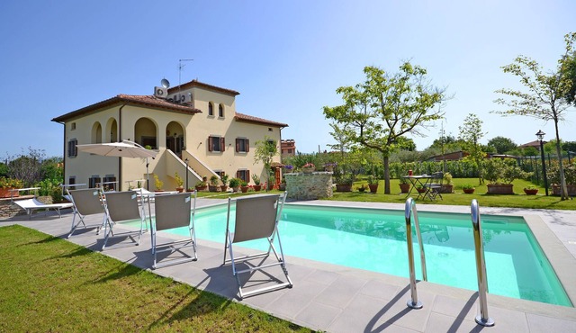 Villa in Montecchio with 4 bedrooms sleeps 10