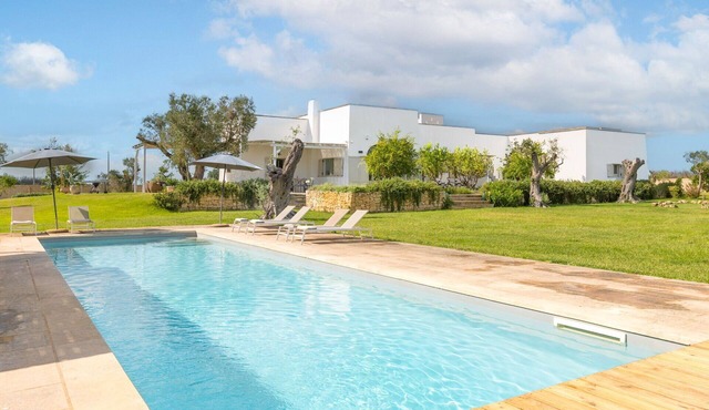 Villa in Ruffano with 5 bedrooms sleeps 10
