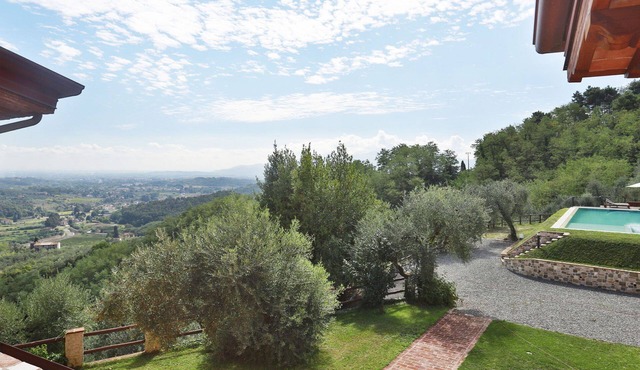 Villa in Santo Stefano with 5 bedrooms sleeps 10