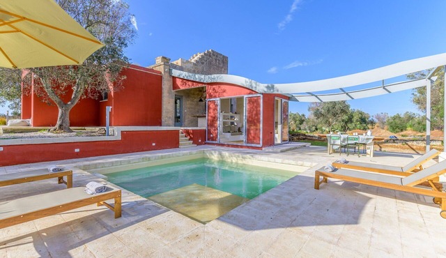 Villa in Serranova with 2 bedrooms sleeps 4