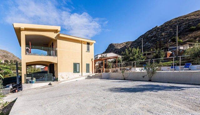 Villa in Sicily with Pool