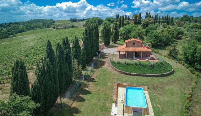 Villa in Sinalunga with 1 bedrooms sleeps 4