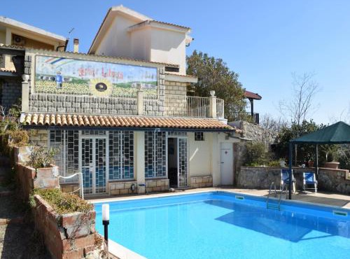 Villa in Syracuse with Pool and Terrace