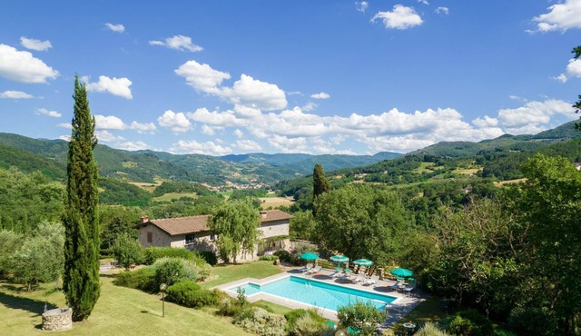 Villa in Vicchio with 7 bedrooms sleeps 14