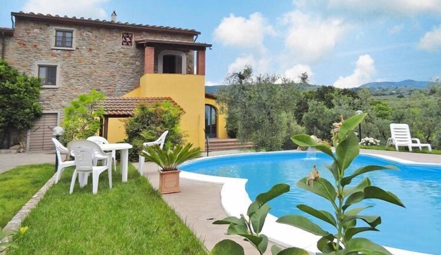 Villa in Vinci with Pool & Panoramic Views