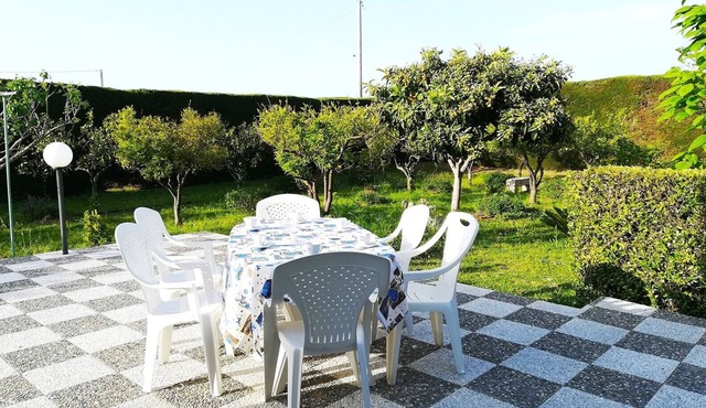 Villa 'Incantevole Maddalena' with Shared Terrace and Private Garden