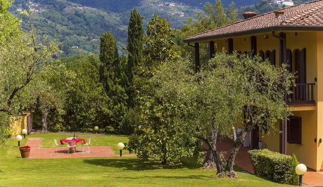 Villa/Independent home in Lucca with 4 bedrooms sleeps 8