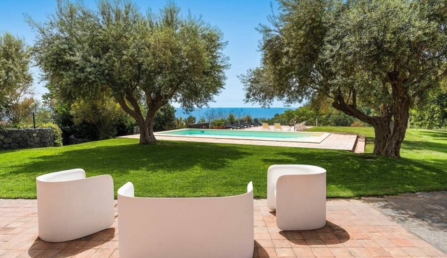 Villa Inessa with private pool, Mt. Etna Area