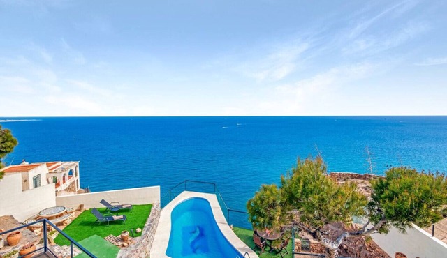 Villa Infinity | Sea Views | Pool | Jacuzzi | BBQ