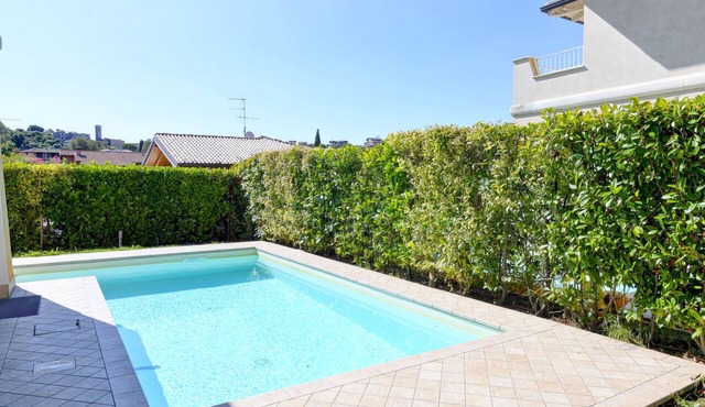 Villa Iris a Manerba del Garda By Bookinggardalake