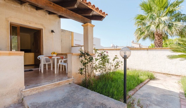 Villa 'Iris' with Sea View, Wi-Fi and Air Conditioning