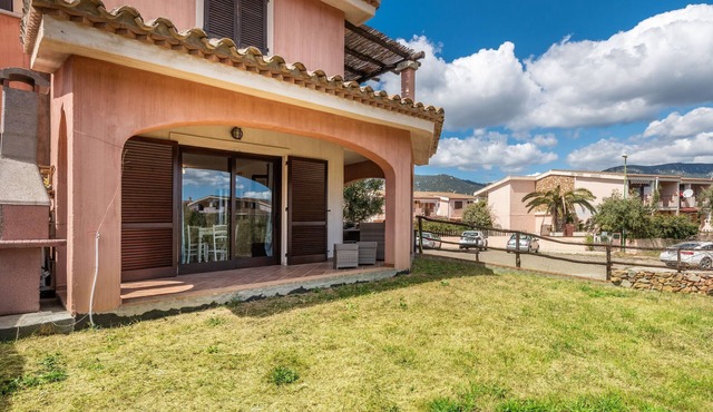 Villa Isabel with Wi-Fi, Air Conditioning, Terrace and Garden