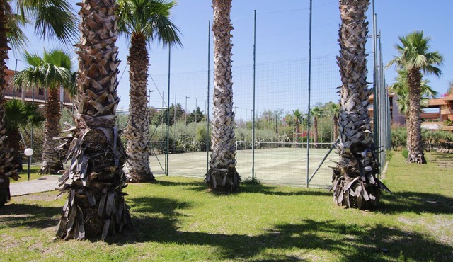 Villa Enjoy, 2 adjacent apartments near the Sea with pool available (extra)
