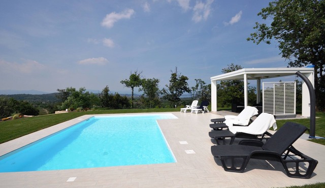 Villa Garden private heated pool and air conditioning in all rooms