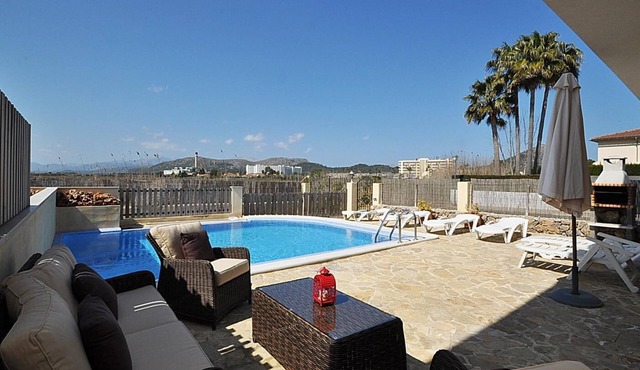 Villa Jeronimo, with private pool Playa de Muro