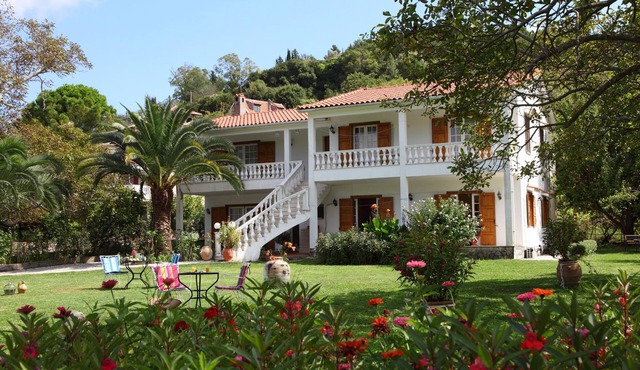 Villa Karidia Deluxe villa with garden
