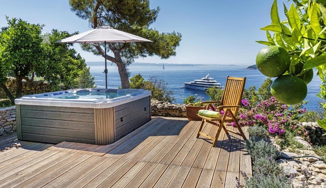 Villa Karina - Unique location with jacuzzi