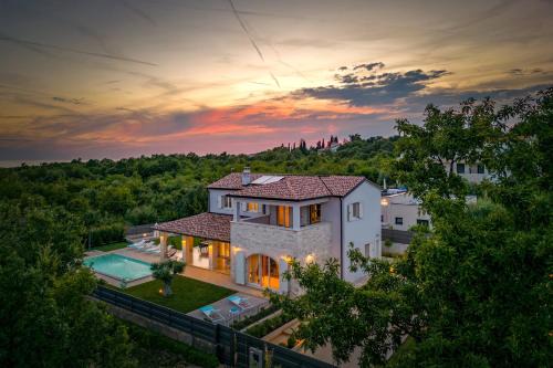 Villa Karla Tar