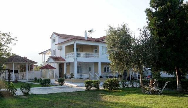 Villa Karras