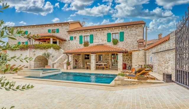 Villa Kata by Villas Guide