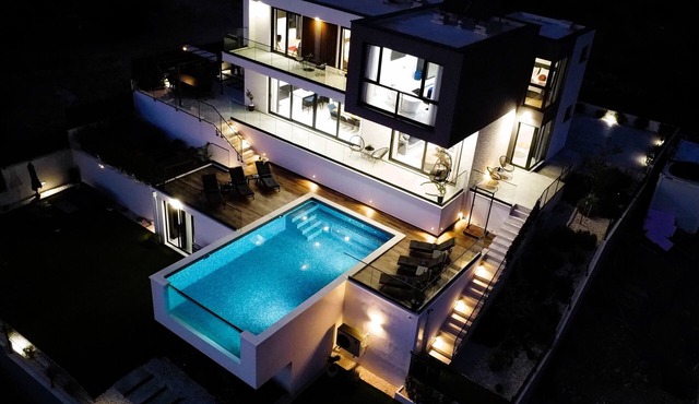 Villa Katrin - complete privacy, BBQ, pool and panoramic sea view
