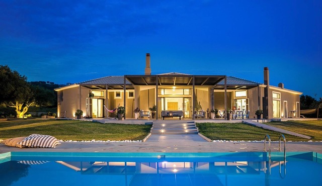 Villa Katrin Walking Distance from the Beach