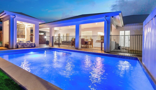 Villa Kelurga Coastal Relaxing Escape close to the Beach.Pet friendly