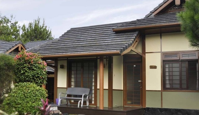 Villa Kota Bunga Ade