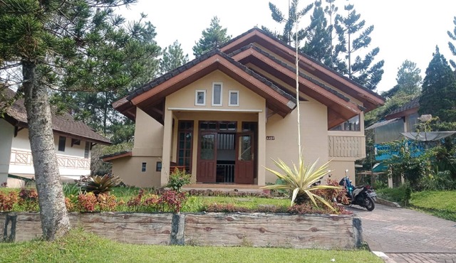 Villa Kota Bunga Allamanda