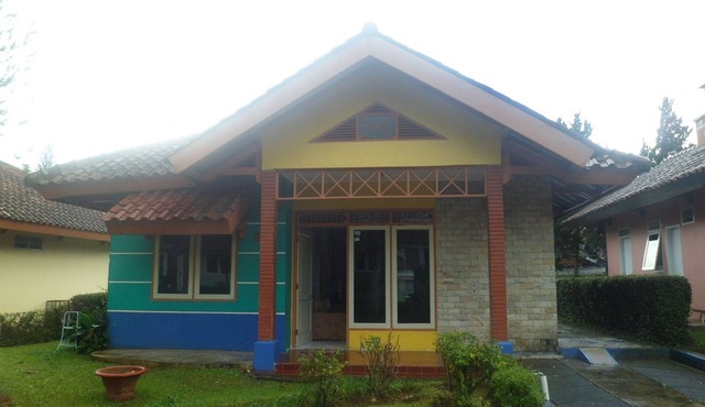 Villa Kota Bunga Matahari