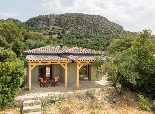 Villa Koukounari at Chionata