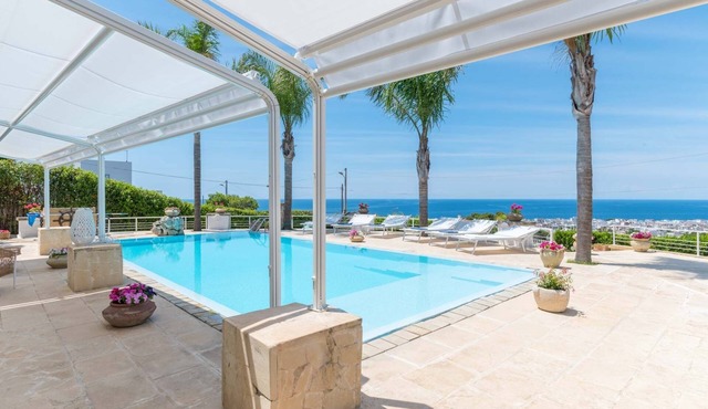 Villa Krailo with jacuzzi an pool Seaview