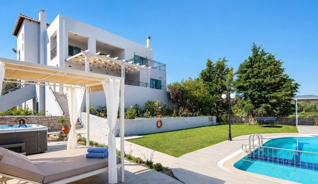 Villa Kyveli - Five Bedroom Villa, Sleeps 9