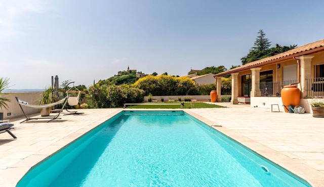 Villa 'L'ecrin Du Ventoux' with Mountain View, Wi-Fi and Air Conditioning
