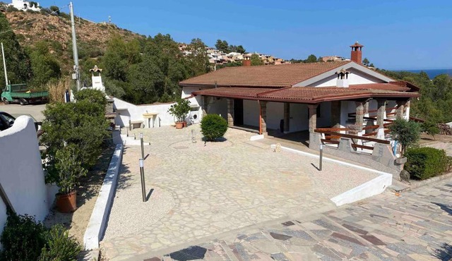 Villa L