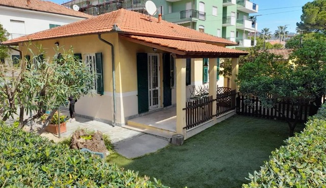 Villa la Casetta con giardino a 30 m dal mare