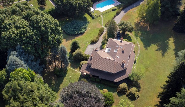 Villa La Fortezza - Six Bedroom Villa, Sleeps 12