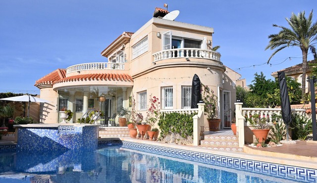 Villa 'La Mariposa' with Sea View, Wi-Fi and Air Conditioning