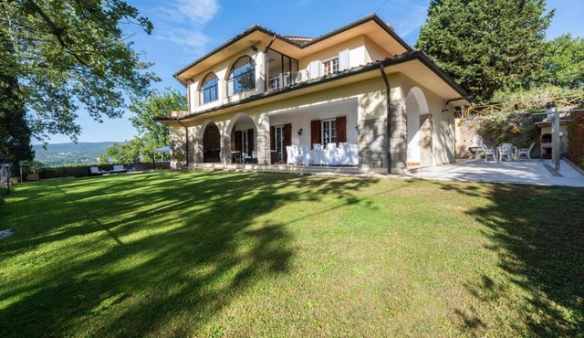 Villa la Quercia by Mmega