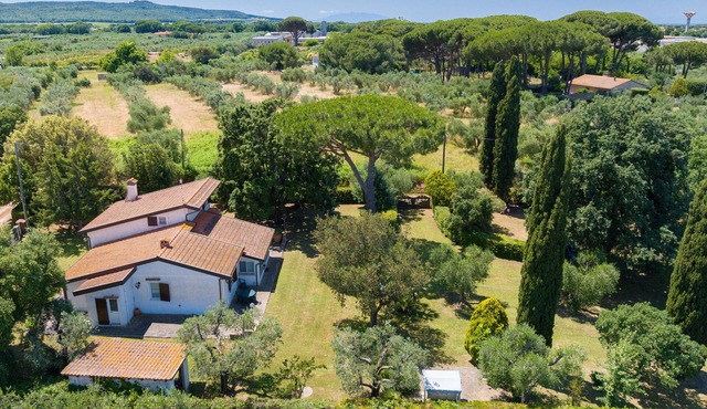 Villa 'La Respigola' with Private Garden