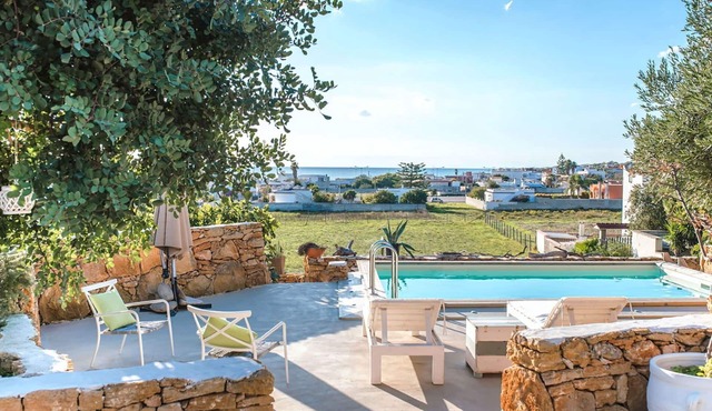 Villa La Rezza with pool, garden, and pacious terrace