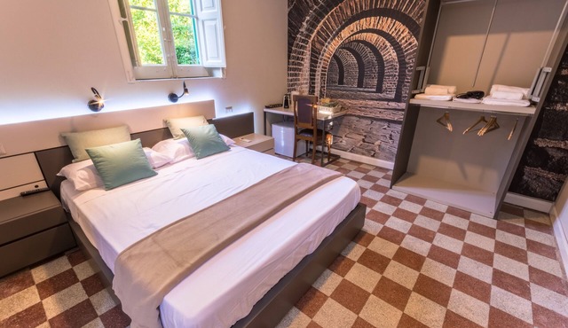 Villa Labruto - Earth room with private garden, courtyard and parking