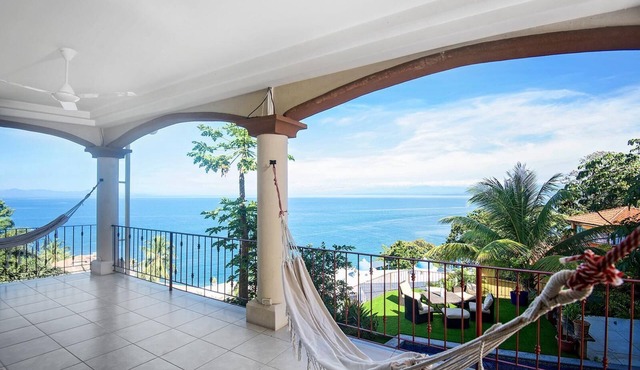 Villa Lapamar, pool with ocean view, Unique!