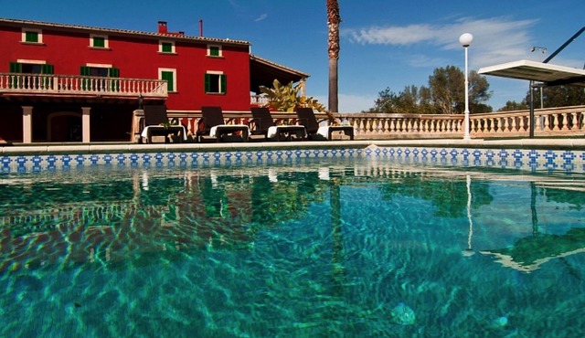 Villa large capacity pool friends, family, events, near beaches and city